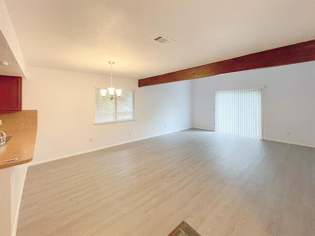Building Photo - 3570 Ranch Rd 2222