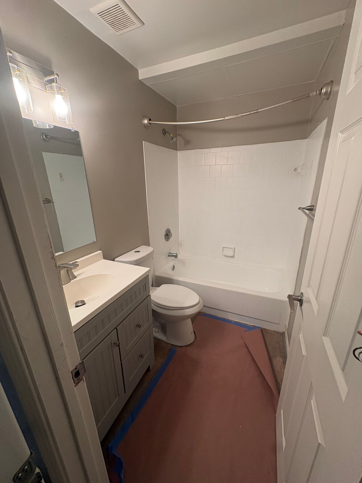 Building Photo - 2 Banyan Wood Ct