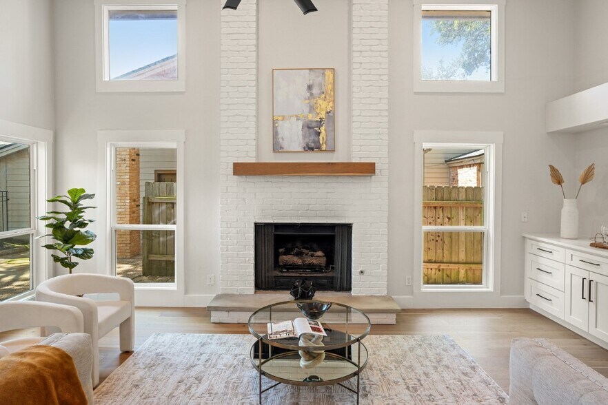 Building Photo - 8138 Forest Mesa Dr
