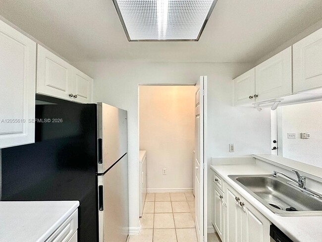 Building Photo - 2807 Veronia Dr
