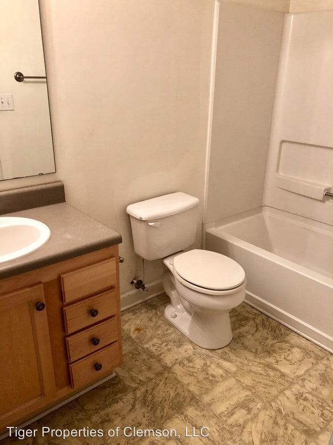 Building Photo - 3 br, 3 bath House - 701 Harts Cove Way