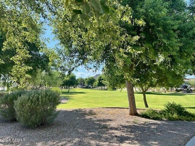 Building Photo - Gorgeous single level 4-bedroom, 3-bathroom home nestled in an upscale gated community in Peoria