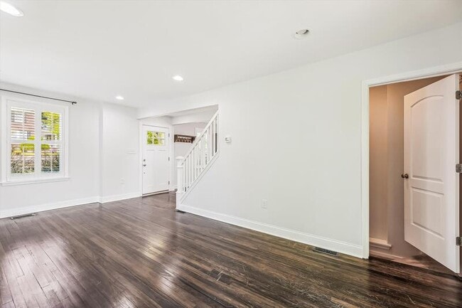 Building Photo - 2612 33rd St SE