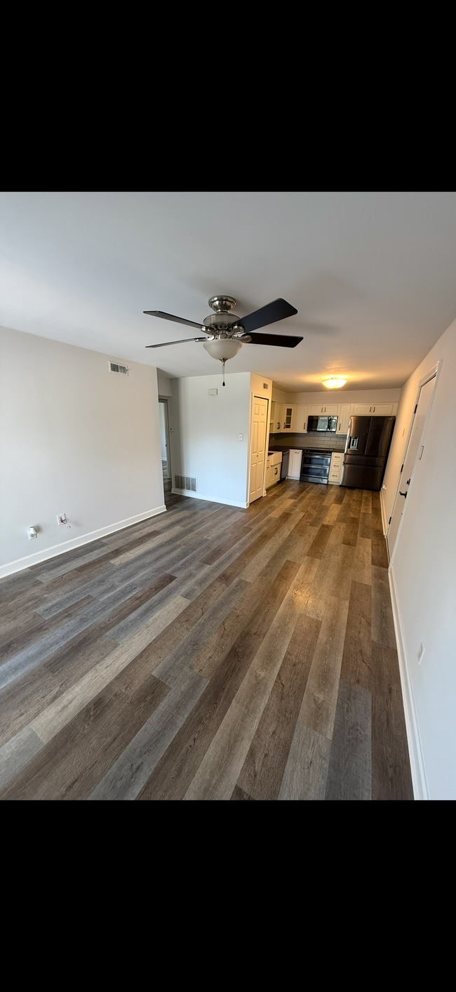 Building Photo - 645 S Kirkwood Rd