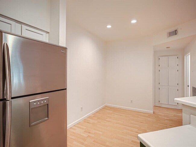 Building Photo - 2450 Wickersham Ln