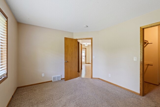 Building Photo - 1711 Slater Ln