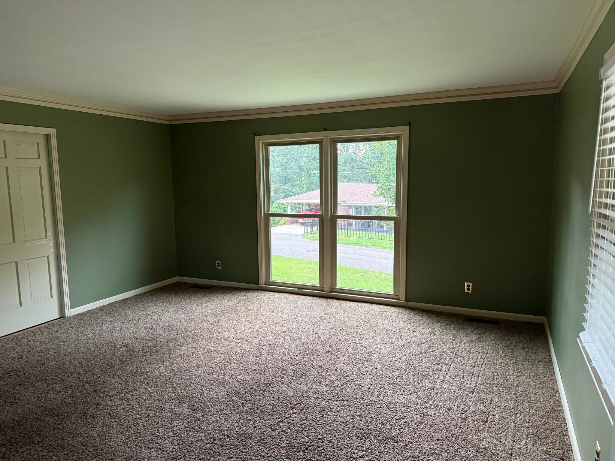 Building Photo - 212 White Oak St