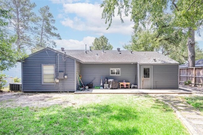 Building Photo - 7202 Housman