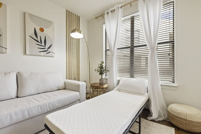 Building Photo - 5445 Town and Country Blvd