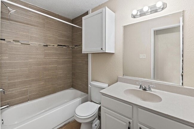 Building Photo - 410 Old Thorndale Rd