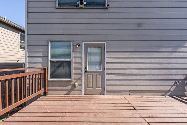 Building Photo - 11326 Fine Design