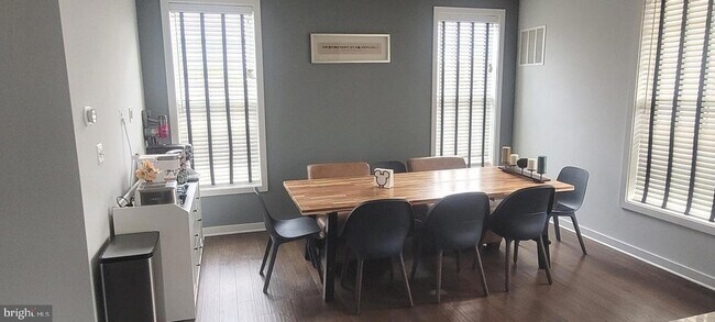 Building Photo - 23646 Hopewell Manor Terrace