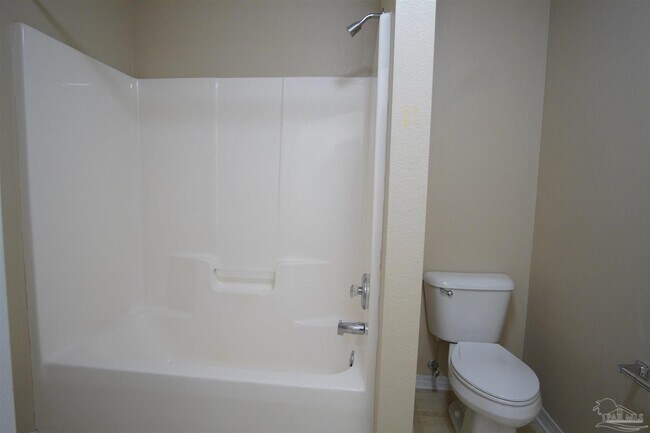 Building Photo - 8061 Stonebrook Dr