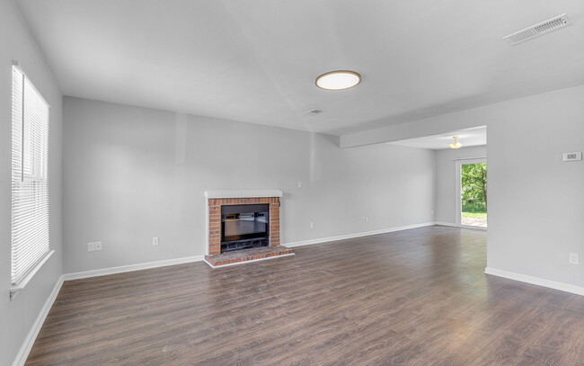 Building Photo - 1308 Mikie Ct