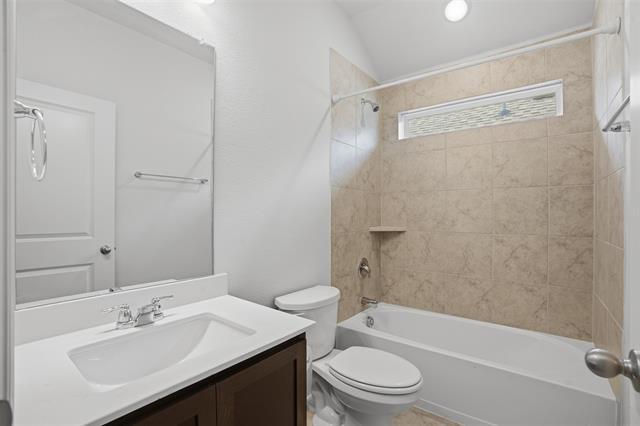 Building Photo - 1216 Rosebay Dr