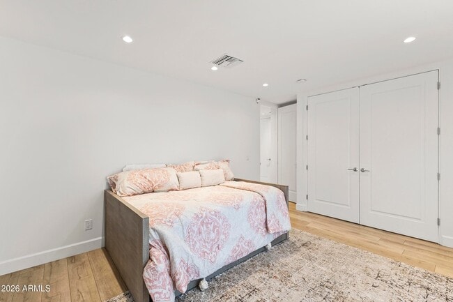 Building Photo - 6834 N 72nd Pl