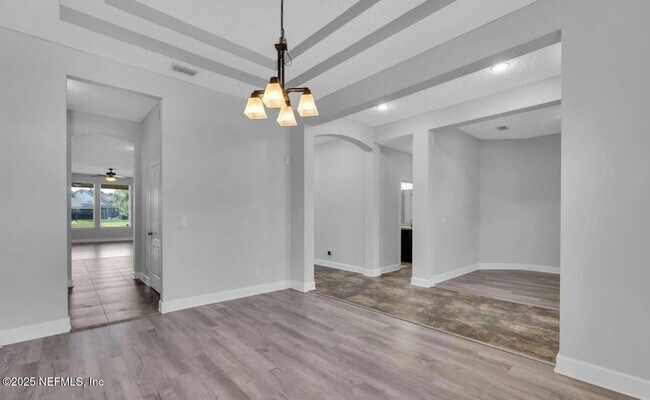 Building Photo - 4431 Vista Point Ln