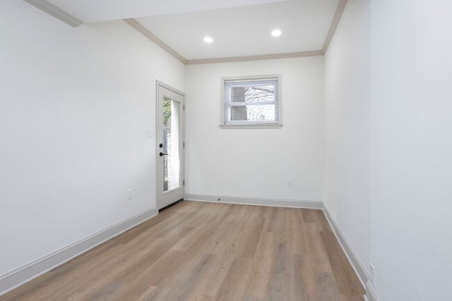 Building Photo - 2226 N Sydenham St