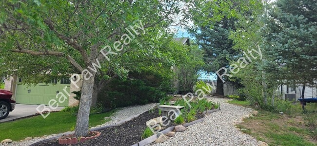 Building Photo - 5605 Bluff Pl