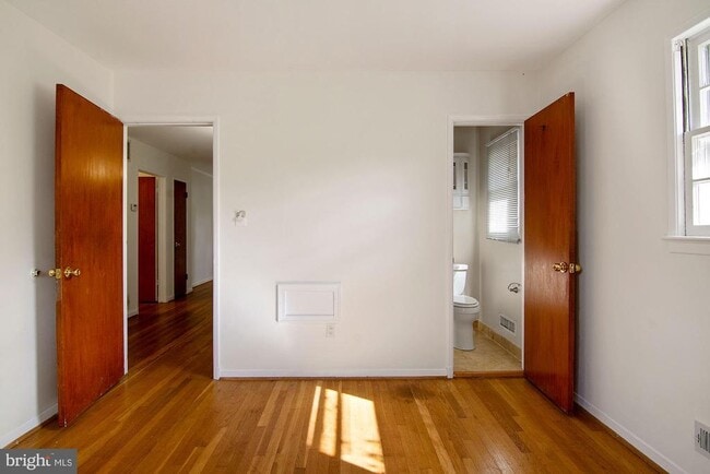Building Photo - 6807 Dean Dr