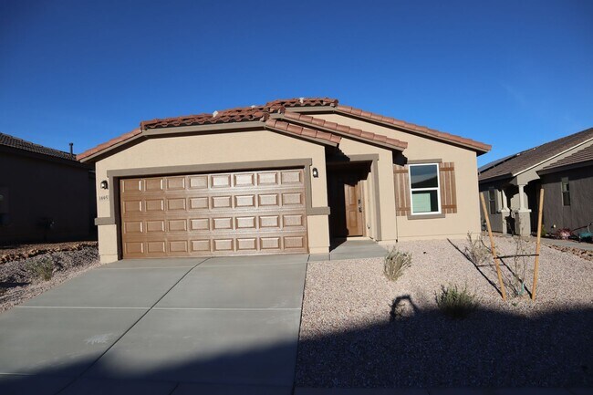 Building Photo - Great Home Great price!