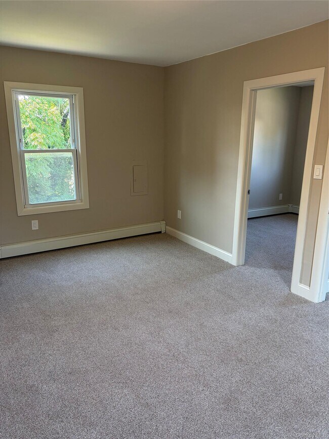 Building Photo - 48 Penataquit Ave