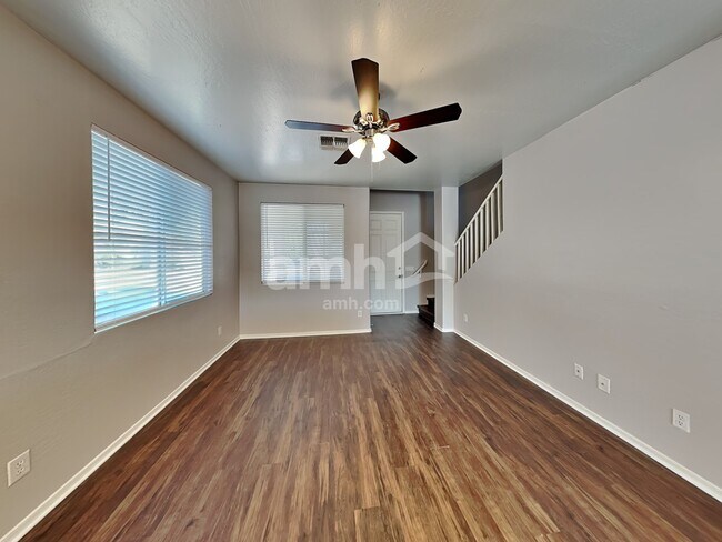 Building Photo - 6922 S 38th Ln