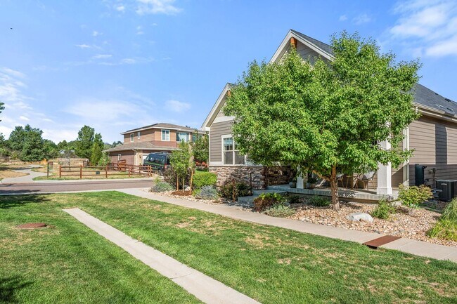 Building Photo - 742 Meadowlark Ln