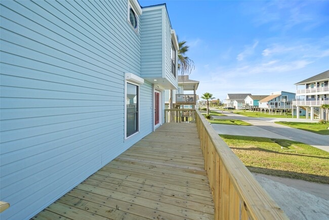 Building Photo - 4126 San Jacinto Dr