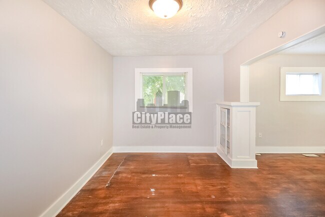 Building Photo - 5408 E Burgess Ave