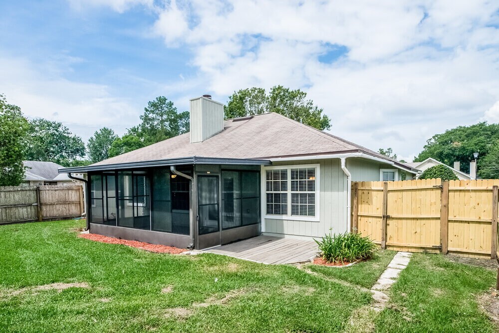 Building Photo - 10693 Eaglet Ct