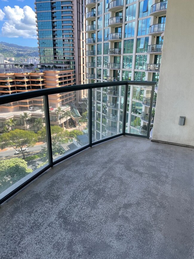 Building Photo - Allure Waikiki - 2/2/2 - $3,750