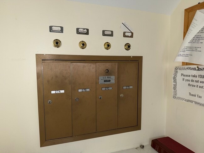 Building Photo - 27 Brewster Rd