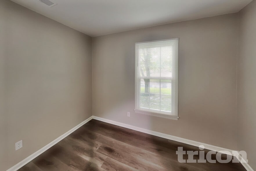 Building Photo - 9223 Shackleford Terrace
