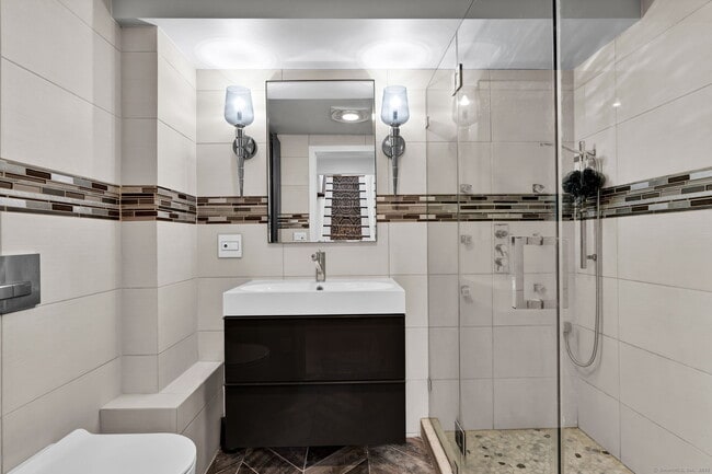 Building Photo - 1815 New Britain Ave