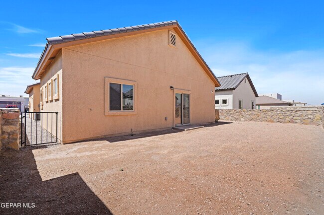 Building Photo - 13621 Hazlewood St