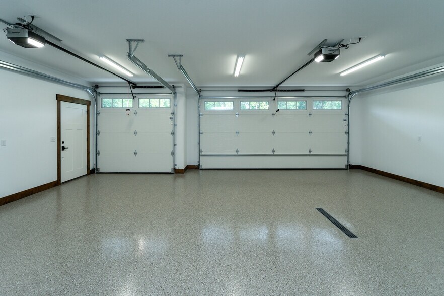 Building Photo - 11533 Forestview Dr S