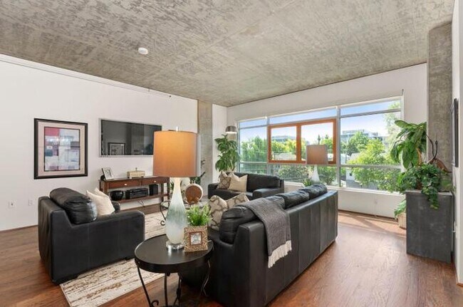 Building Photo - T1859U