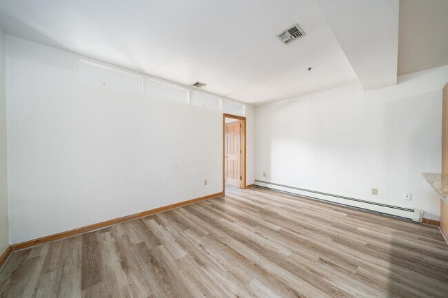 Building Photo - 72 Park Ave