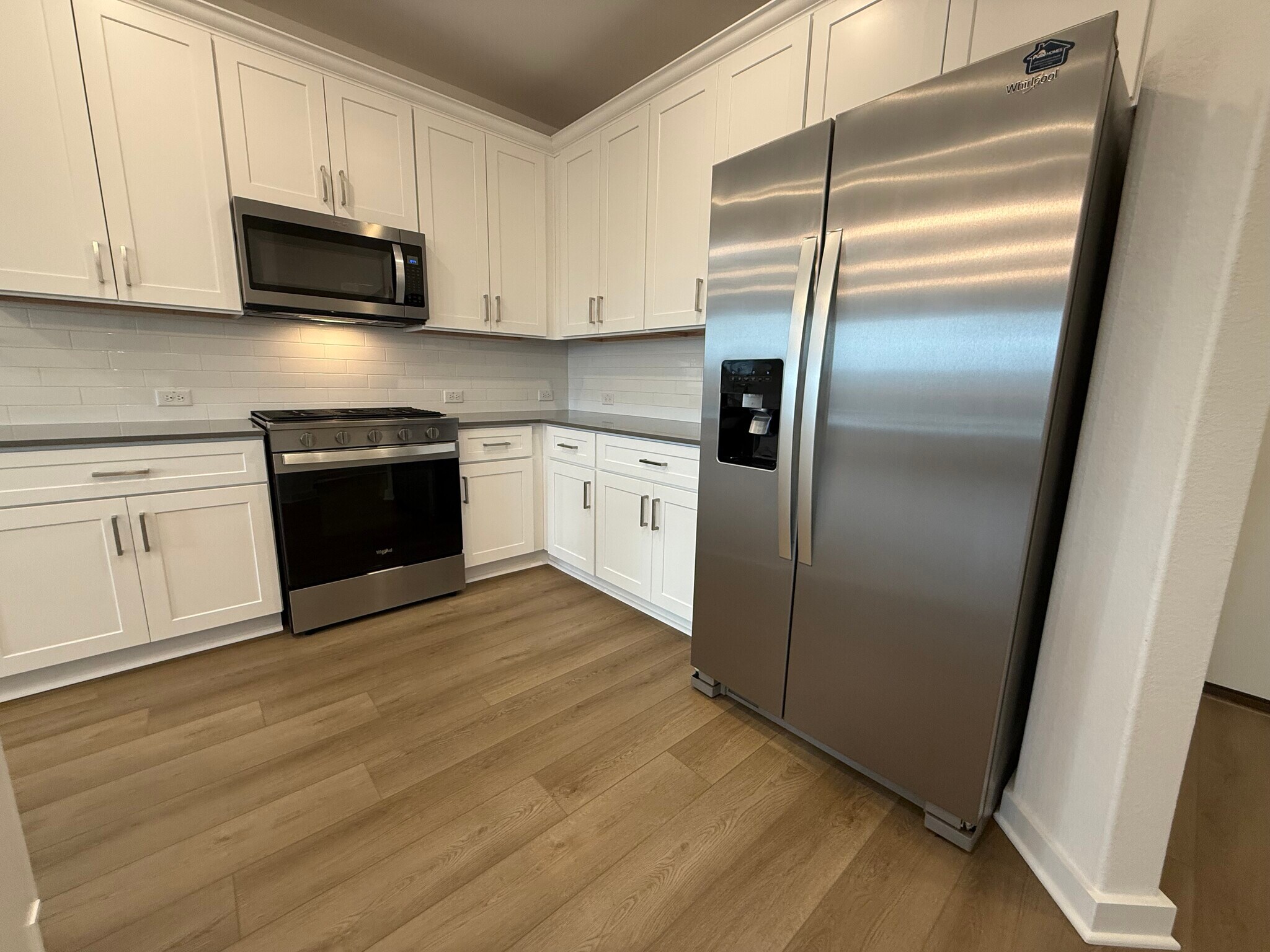 Building Photo - 480 Tailwind Dr