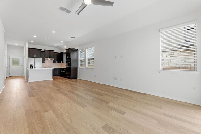 Building Photo - 183 Glocken Ln