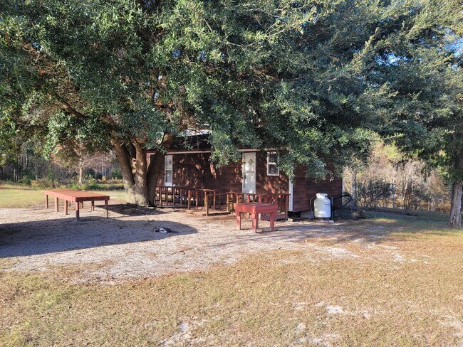 Building Photo - 719 Redds Branch Rd