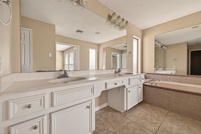 Building Photo - 14703 Stanbridge Dr