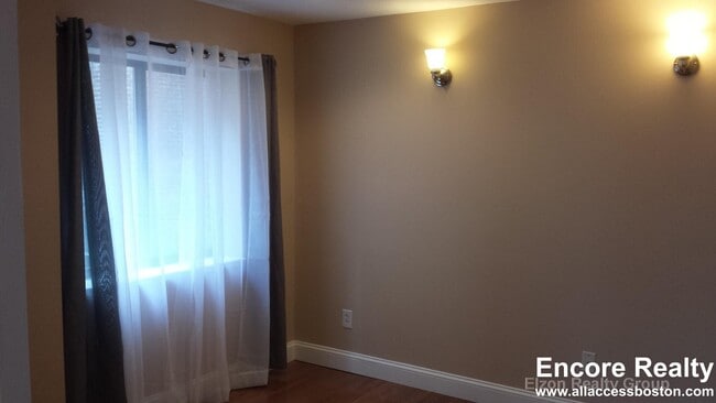 Building Photo - 276 Chestnut Hill Ave