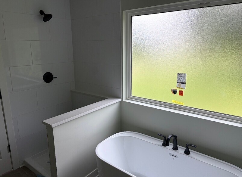 Master Bathroom - 712 N 1st St