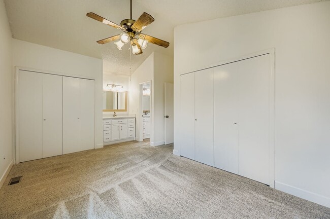 Building Photo - 3435 Mountainside Dr