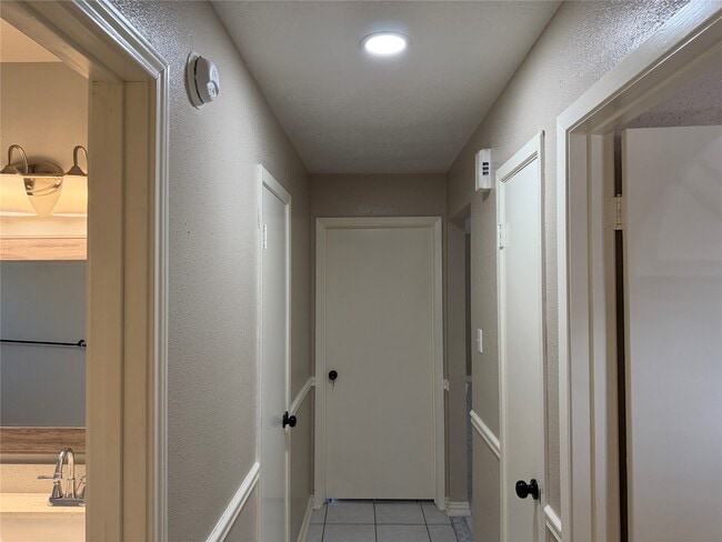 Building Photo - 1310 Goswell Ln