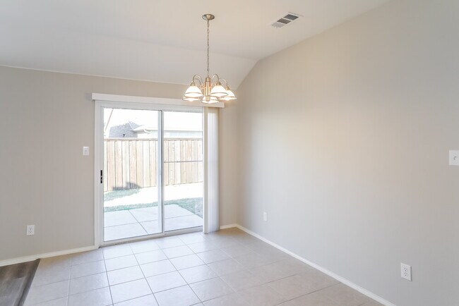 Building Photo - 2036 Forest Meadow Dr