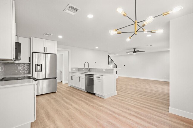 Building Photo - “Newly Remodeled 4BR Home in Prime San Antonio Location”