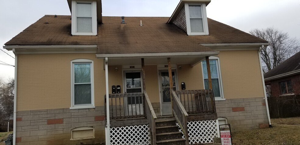 Building Photo - 418 N Center St